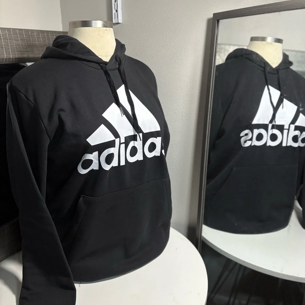 NWT - Adidas essentials fleece logo hoodie men’s size XL